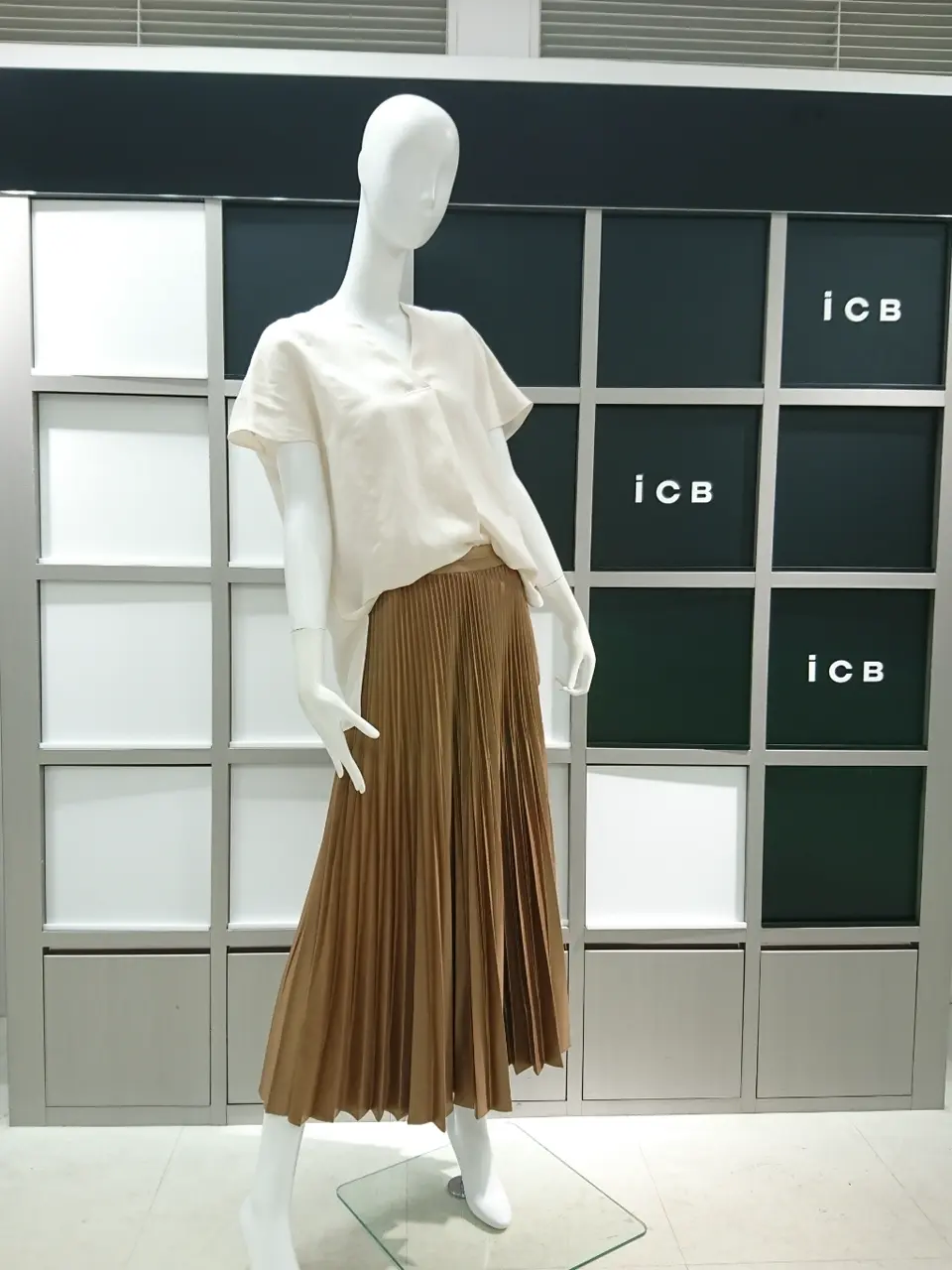 ICB スタッフ コーディネート画像