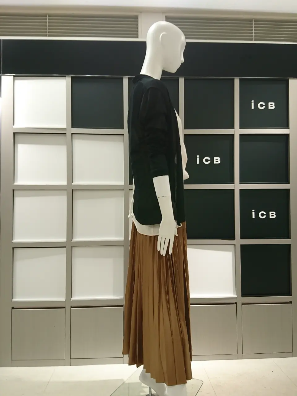 ICB スタッフ コーディネート画像