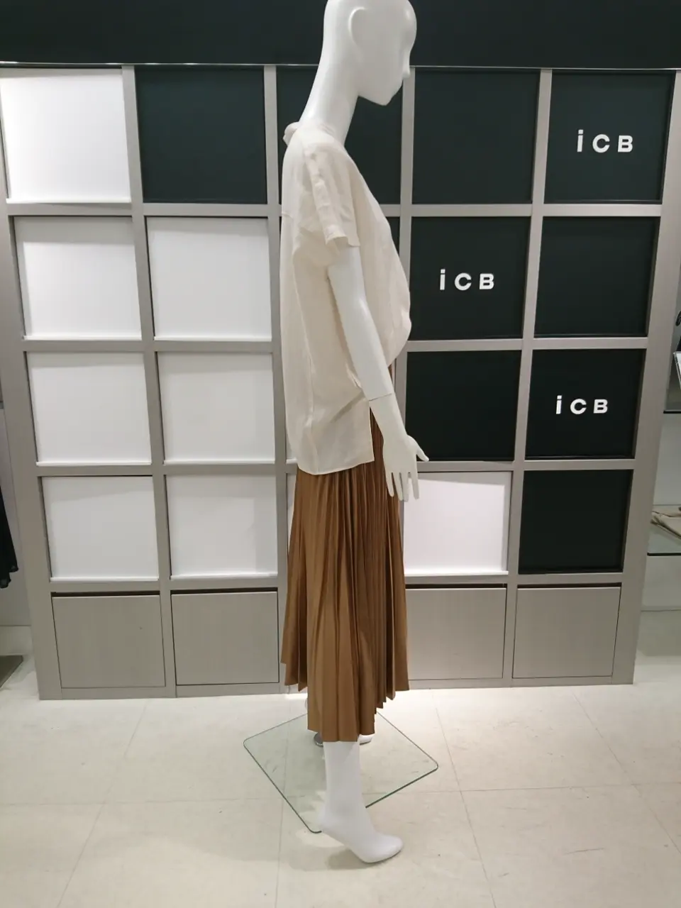 ICB スタッフ コーディネート画像