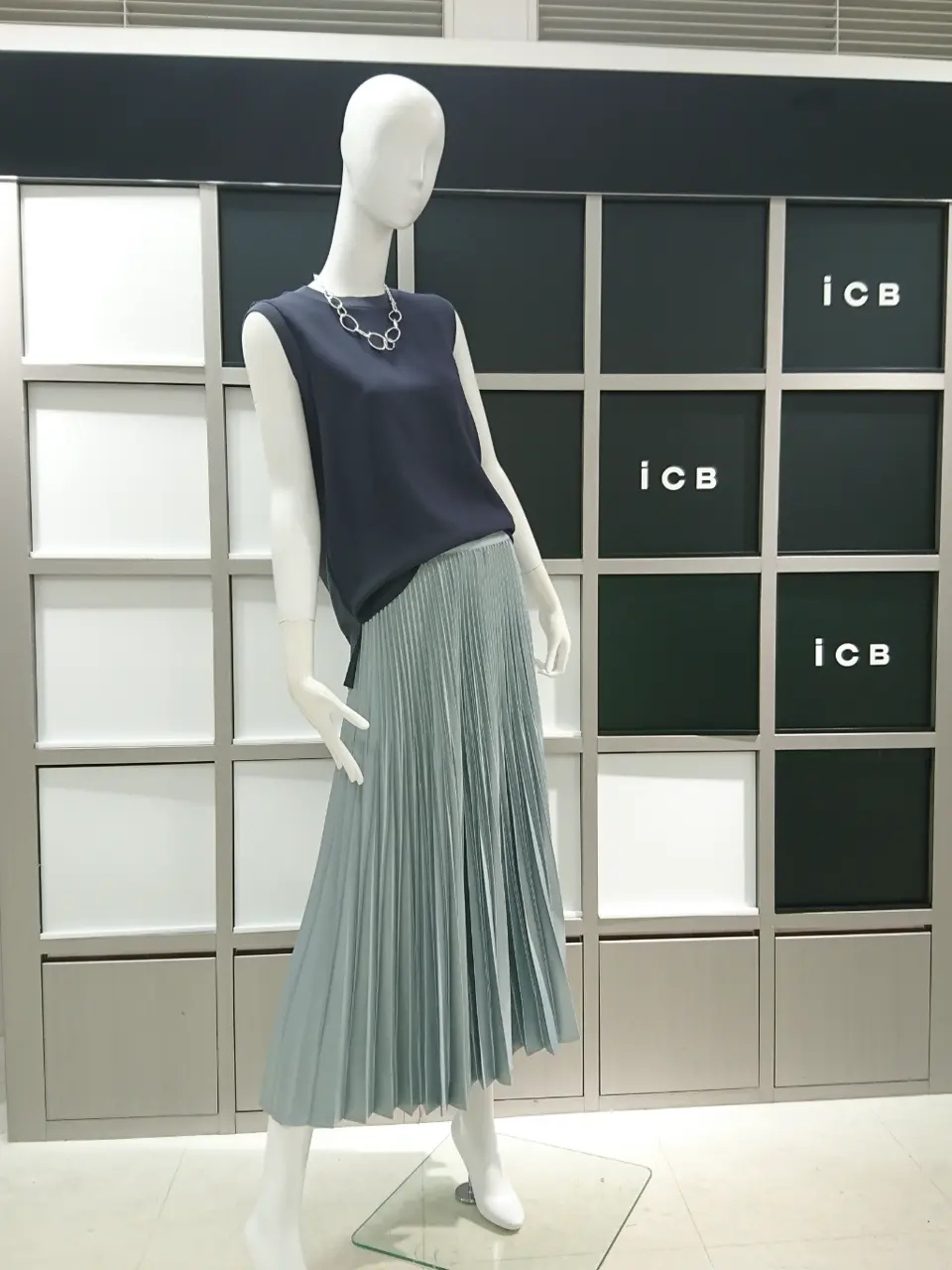 ICB スタッフ コーディネート画像