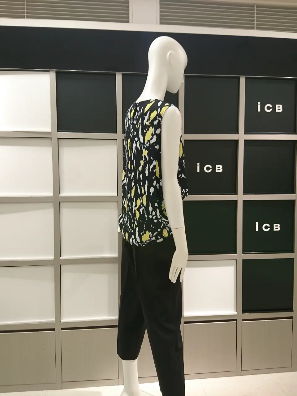 ICB スタッフ コーディネート画像