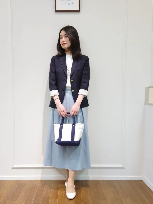  最上 コーディネート画像