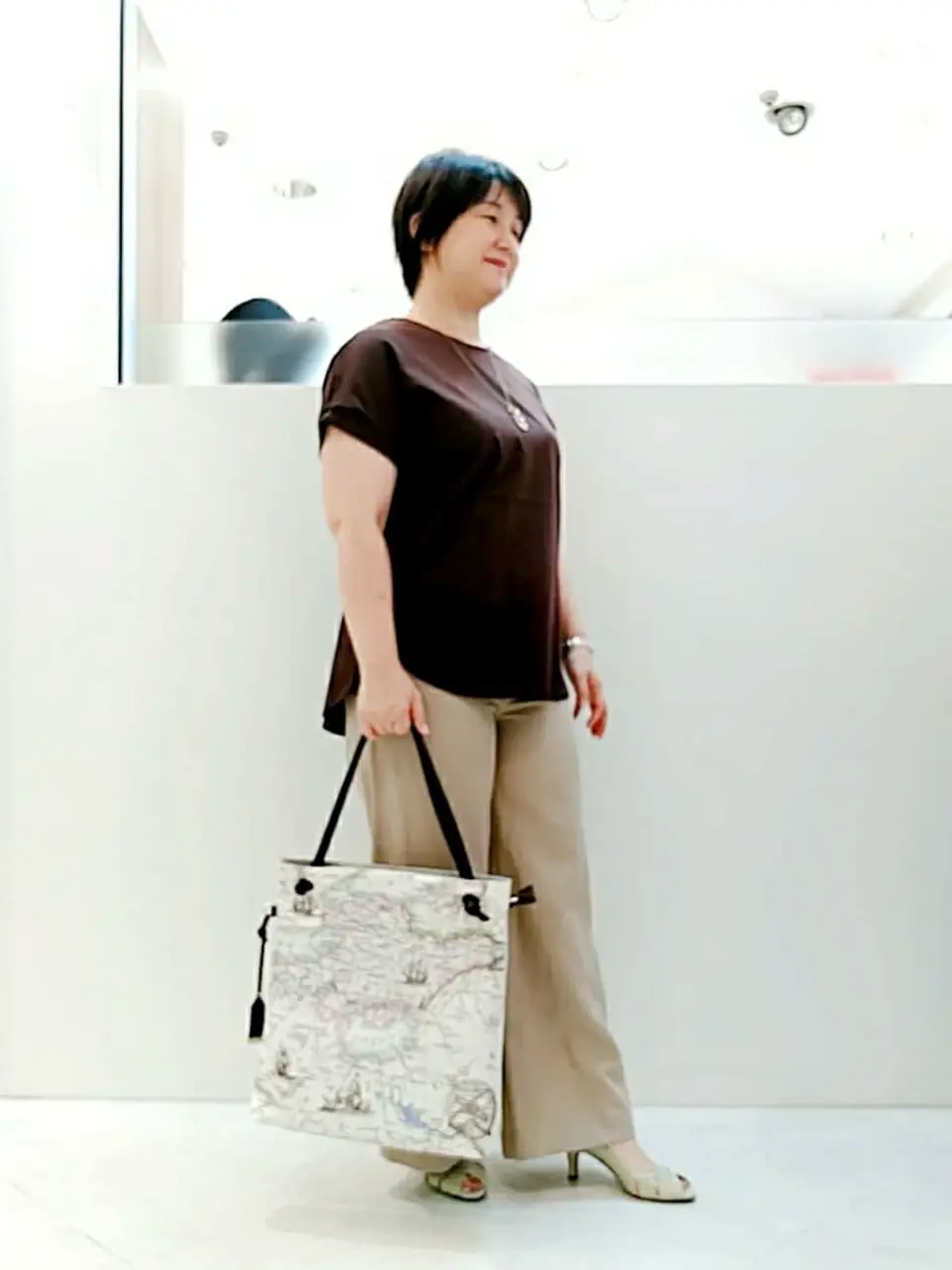  影 コーディネート画像