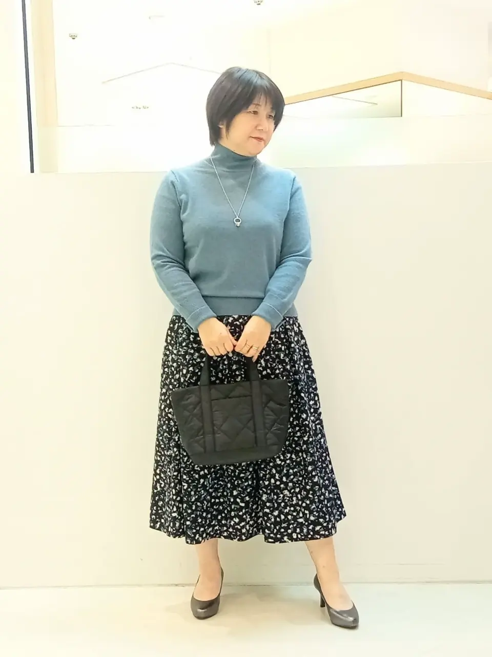  影 コーディネート画像