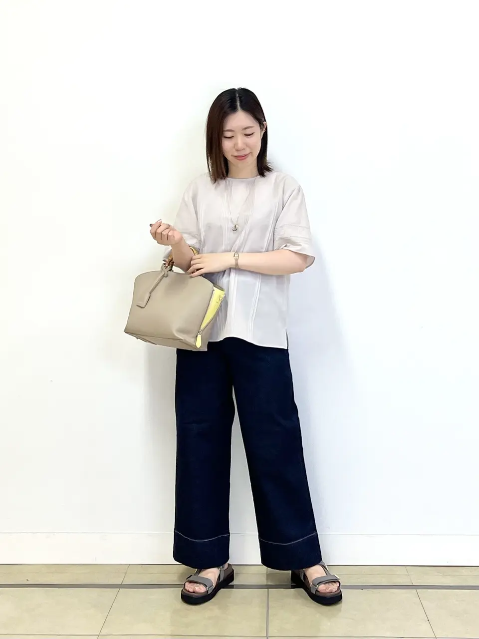  金子 コーディネート画像