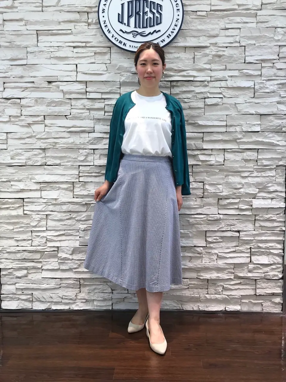  金子 コーディネート画像