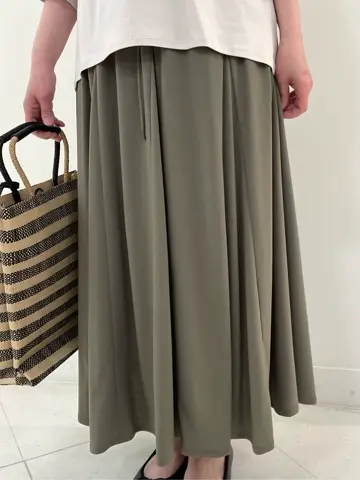 J.PRESS LADIES niina コーディネート画像