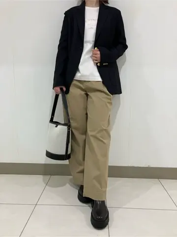 J.PRESS LADIES スタッフ コーディネート画像