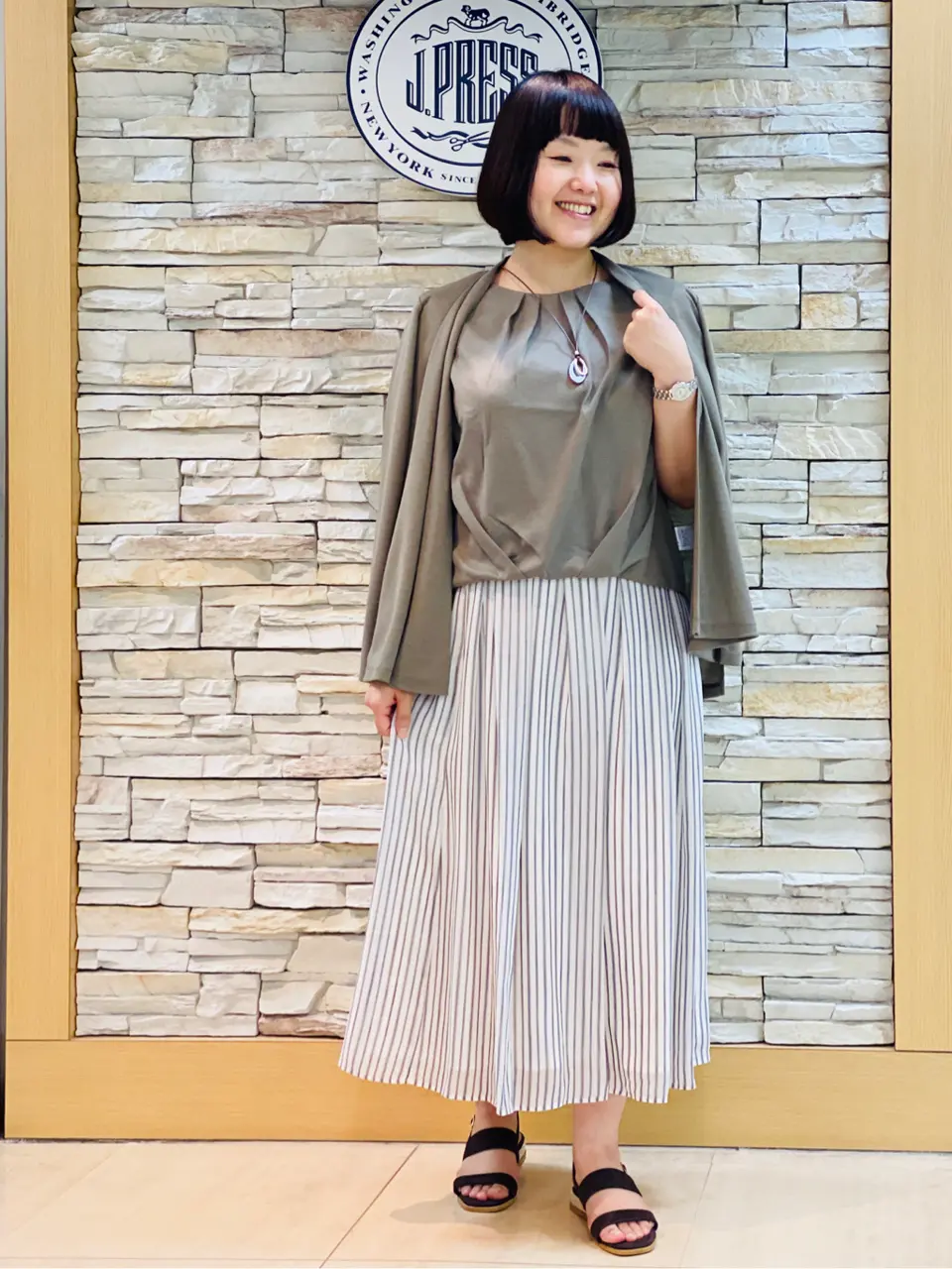 J.PRESS LADIES 内田 コーディネート画像