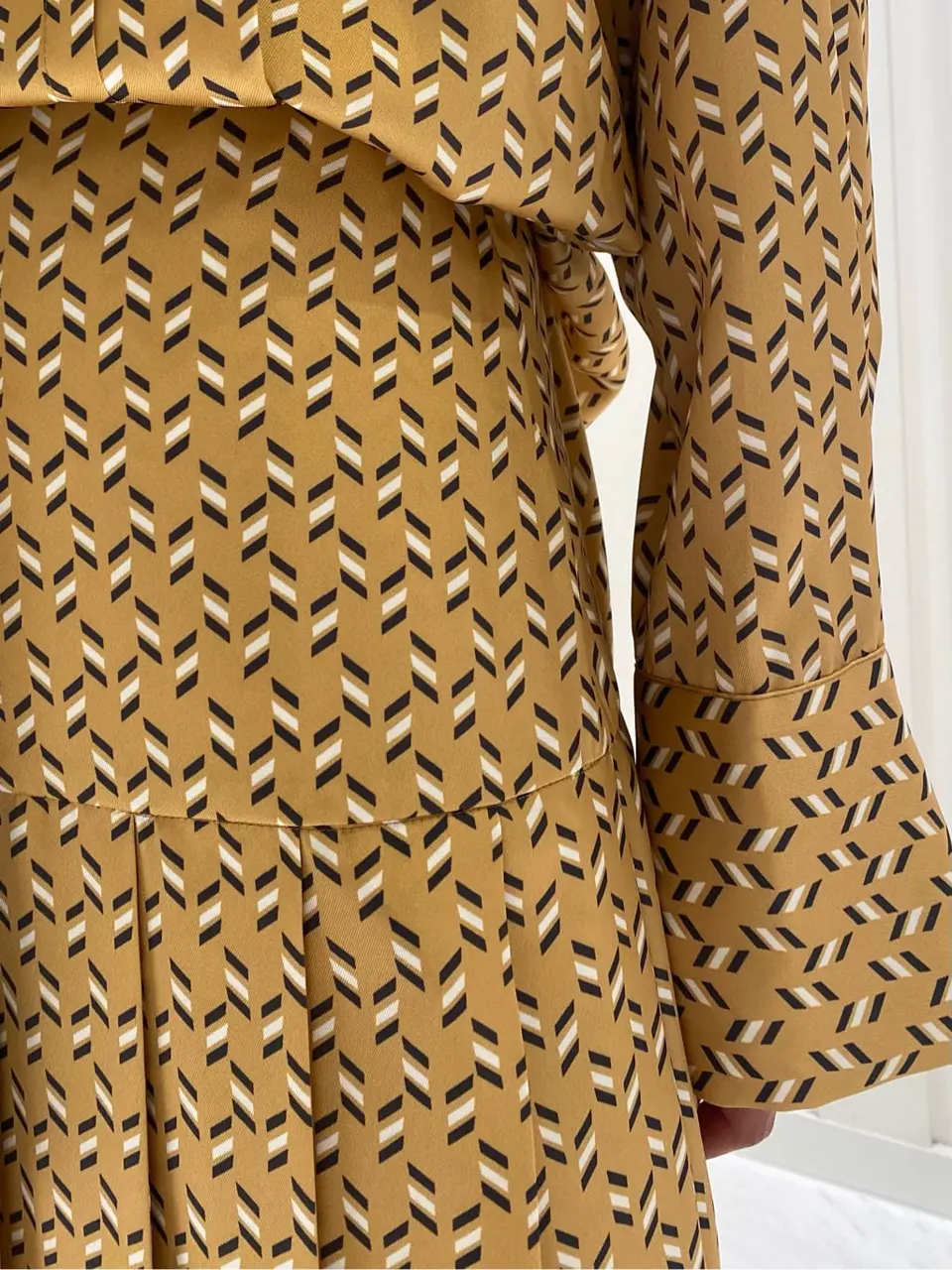 JOSEPH スタッフ コーディネート画像