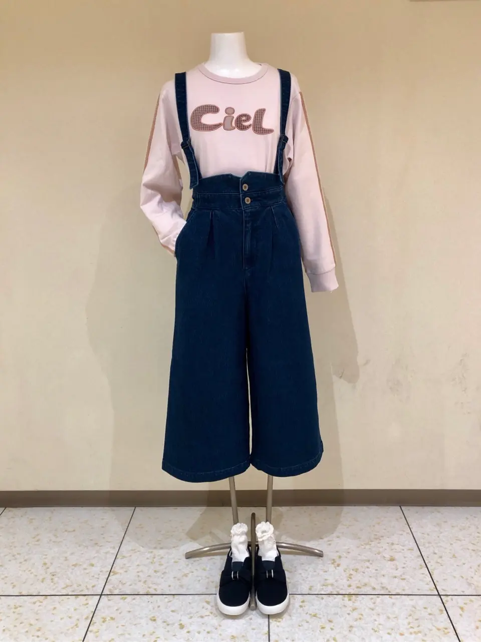  SAKAI コーディネート画像