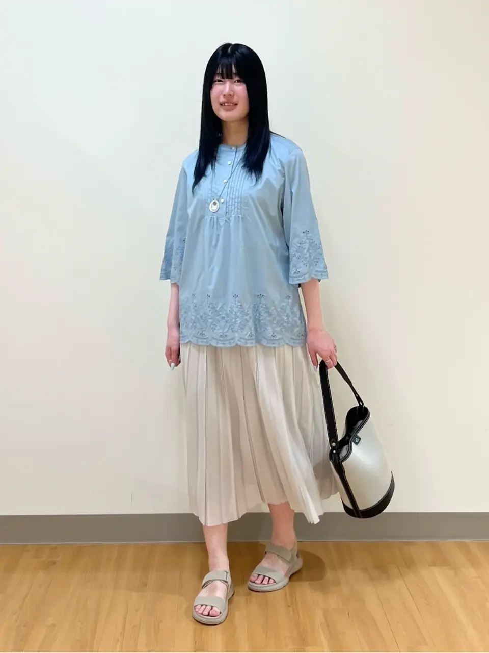 ONWARD CROSSET SELECT Aina コーディネート画像