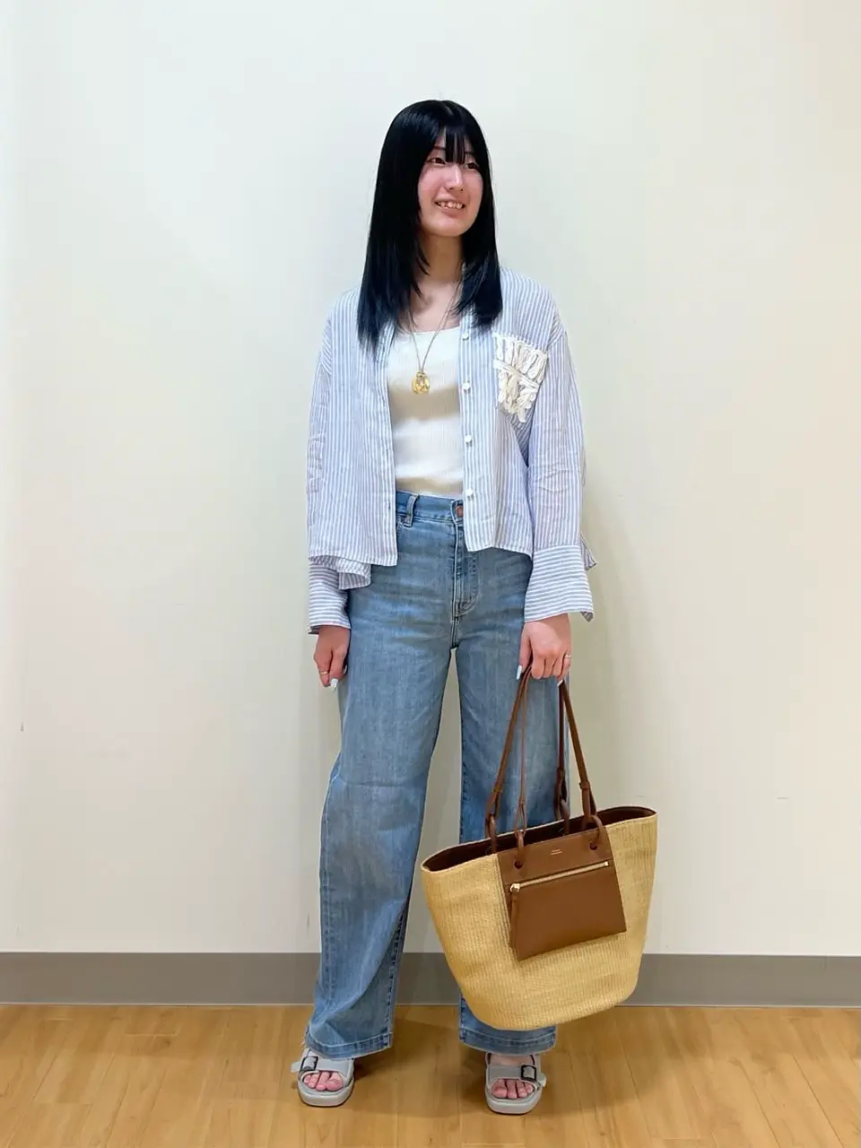  Aina コーディネート画像