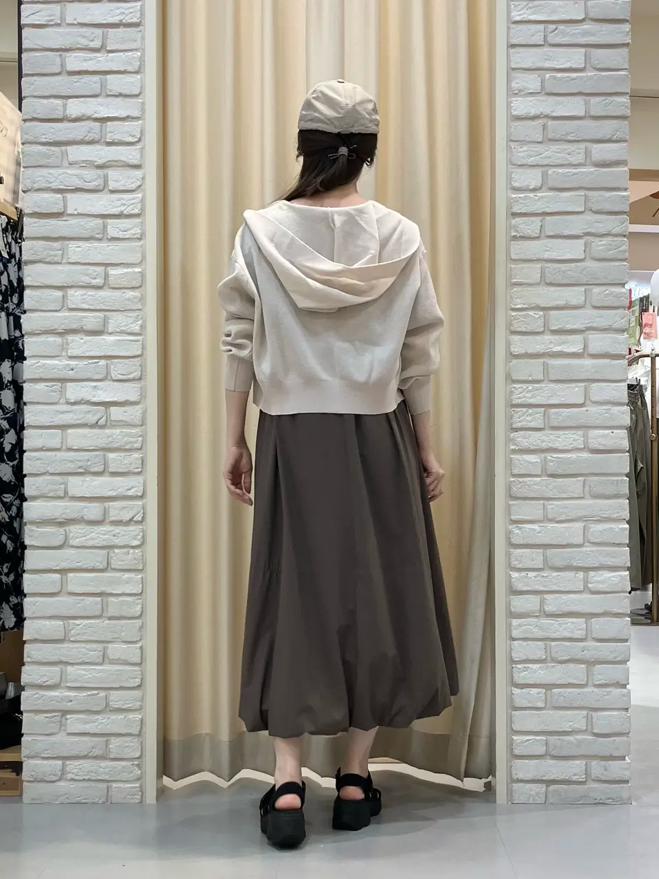 ONWARD CROSSET SELECT 檀 コーディネート画像