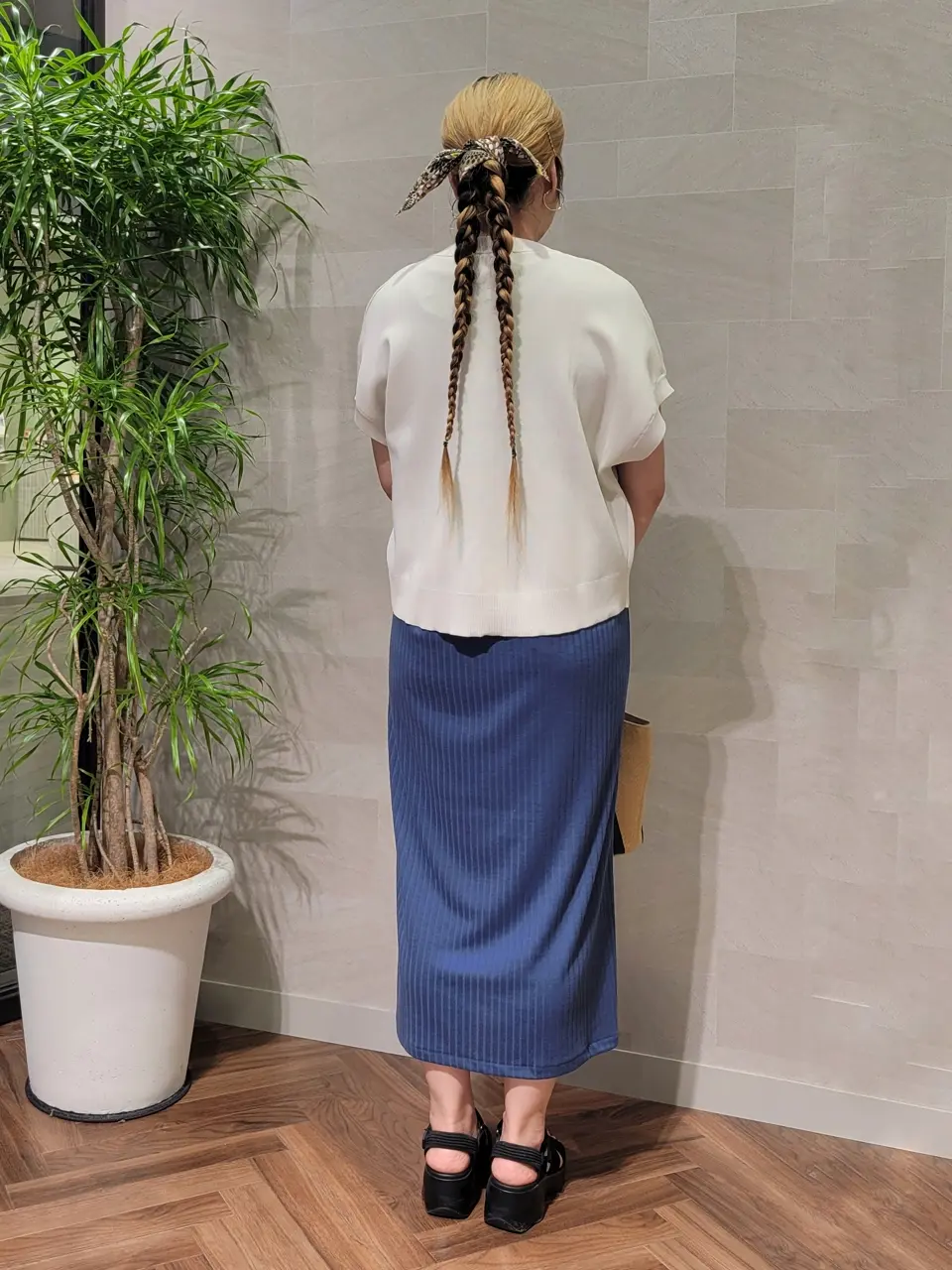 ONWARD CROSSET SELECT 西村 コーディネート画像