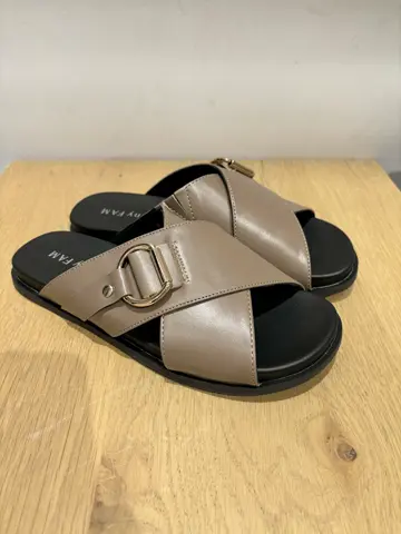 ONWARD CROSSET SELECT 千葉 コーディネート画像