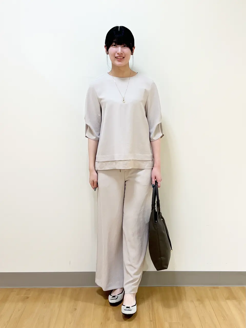  Aina コーディネート画像