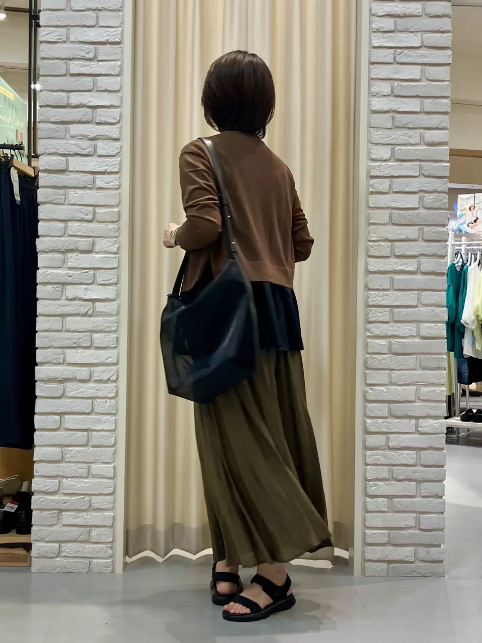 ONWARD CROSSET SELECT Tomi コーディネート画像