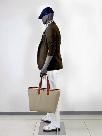 ONWARD CROSSET SELECT 岡田 コーディネート画像