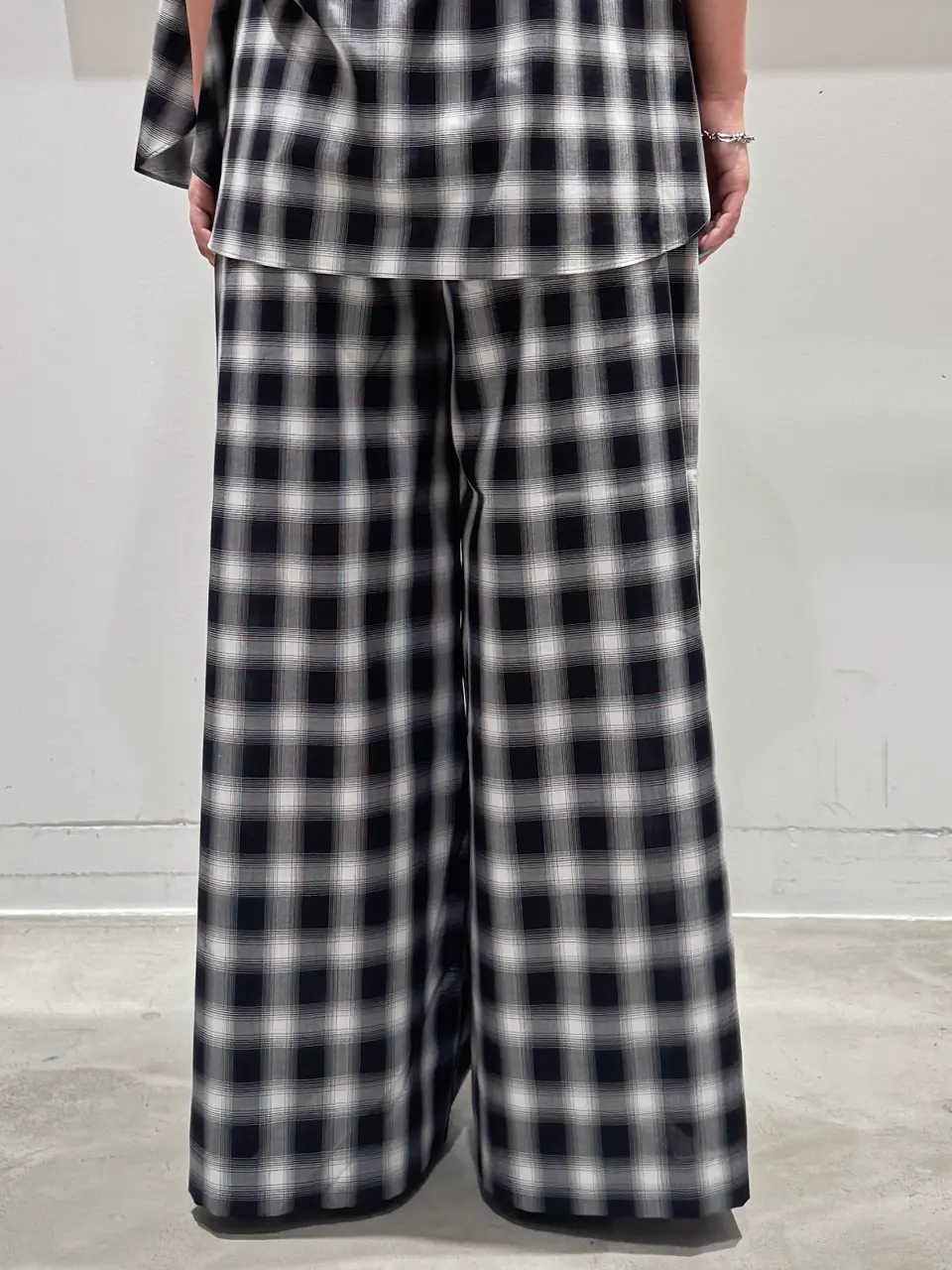 ONWARD CROSSET SELECT 石井 コーディネート画像