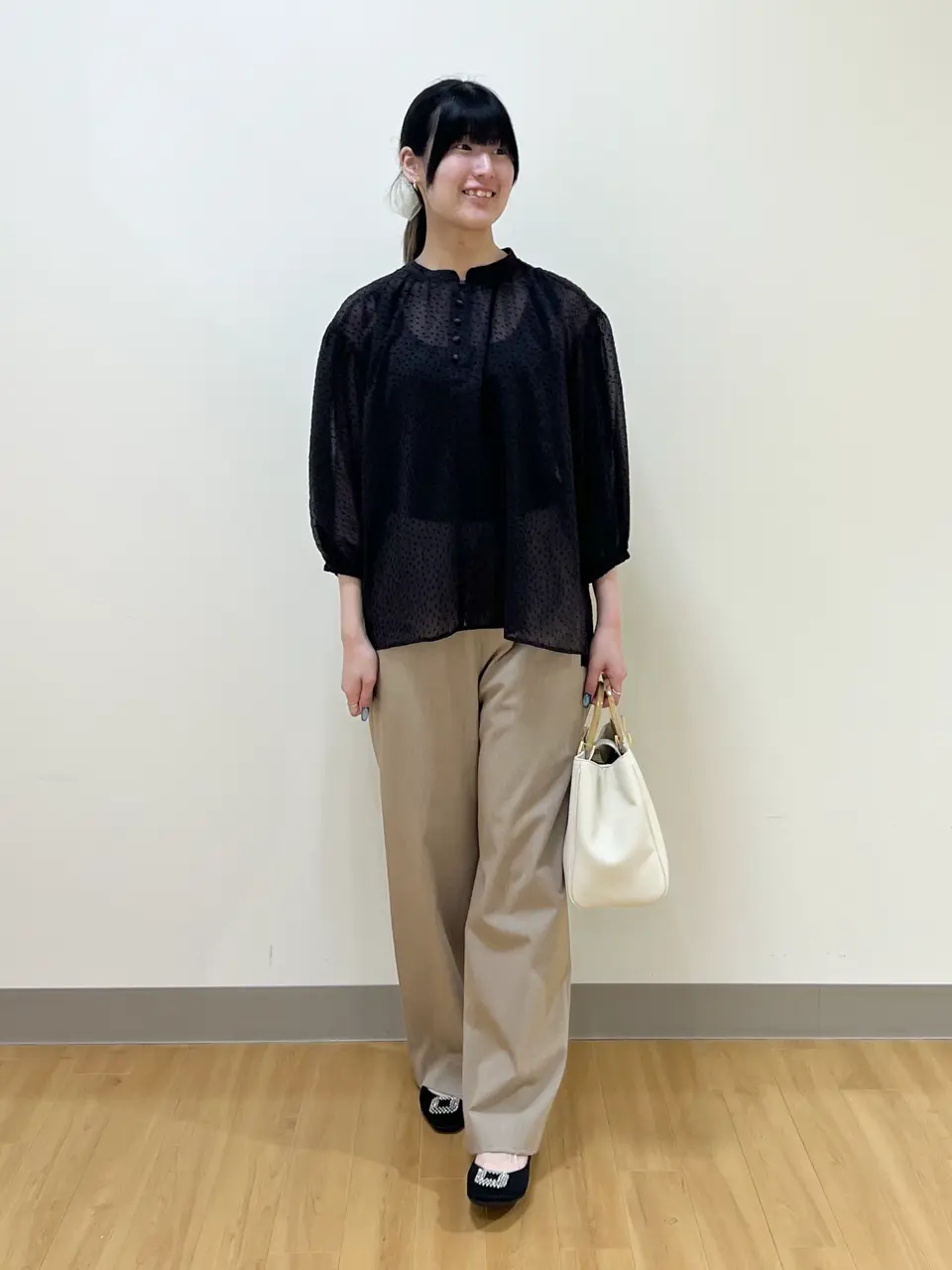  Aina コーディネート画像