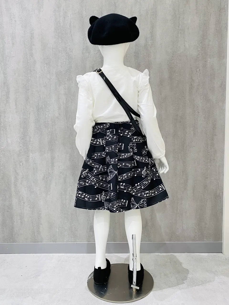 ONWARD CROSSET SELECT m.n コーディネート画像