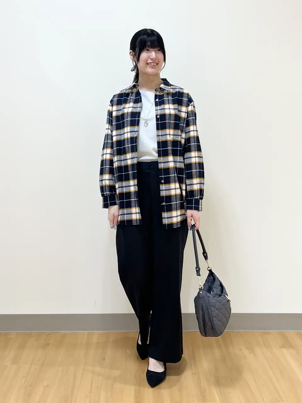  Aina コーディネート画像