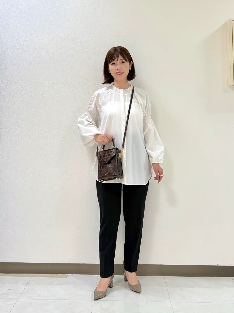 ★新品★ #Newans【セレモニーにも】バックペプラムコート 小さいサイズ 2段ペプラムボリュームネック中綿コート 低身長