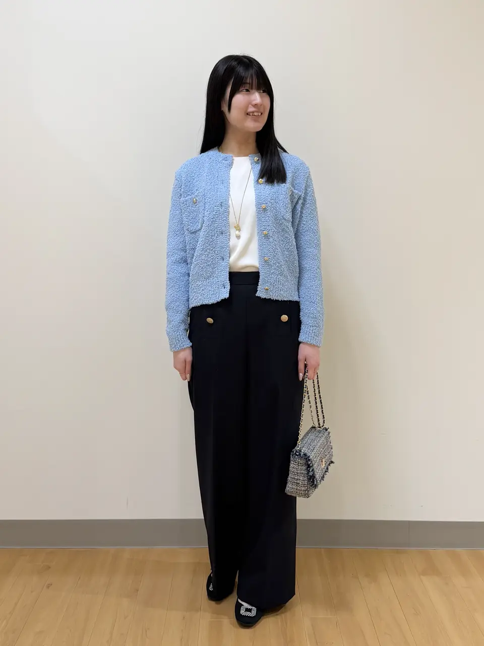  Aina コーディネート画像