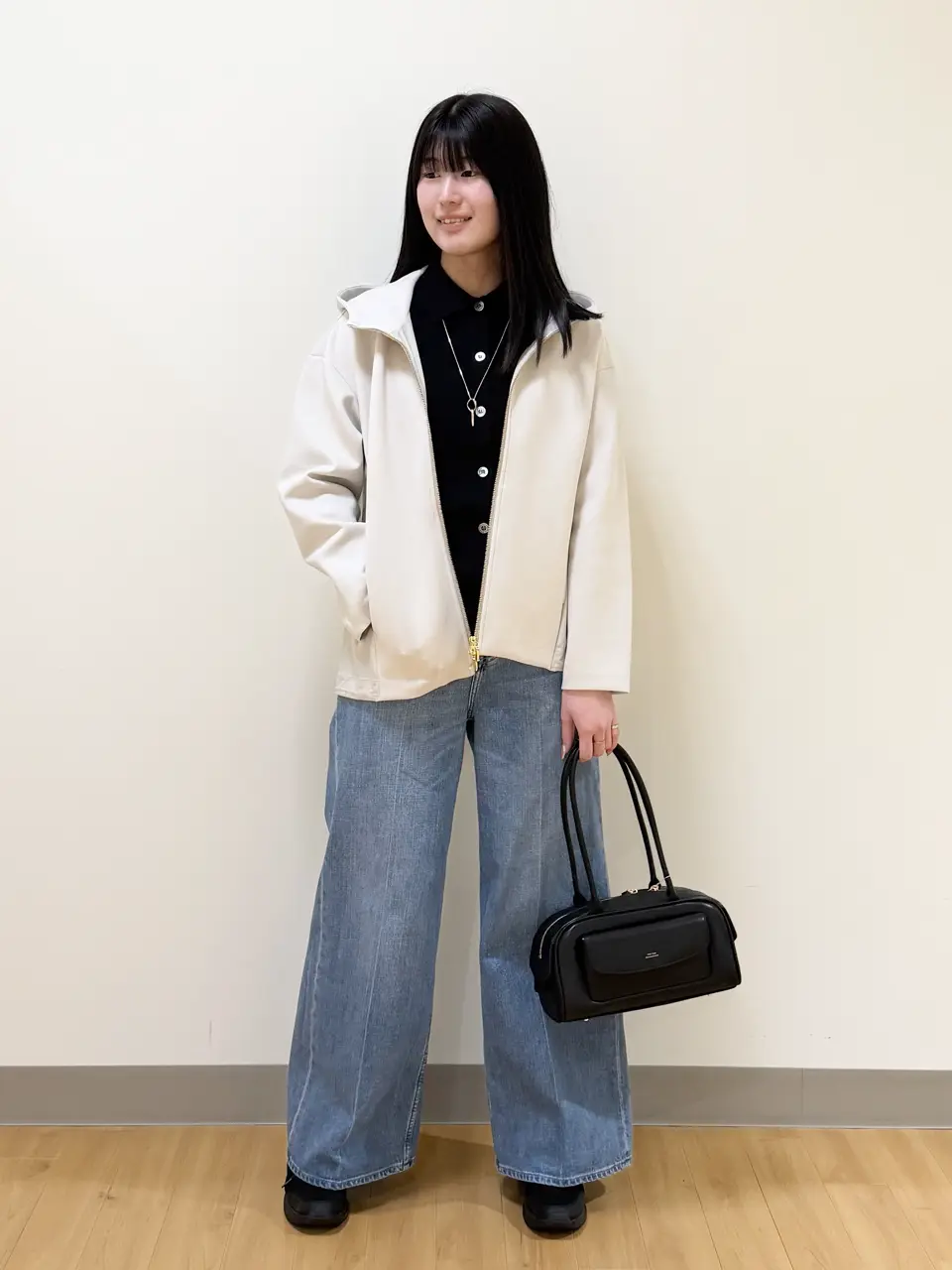  Aina コーディネート画像