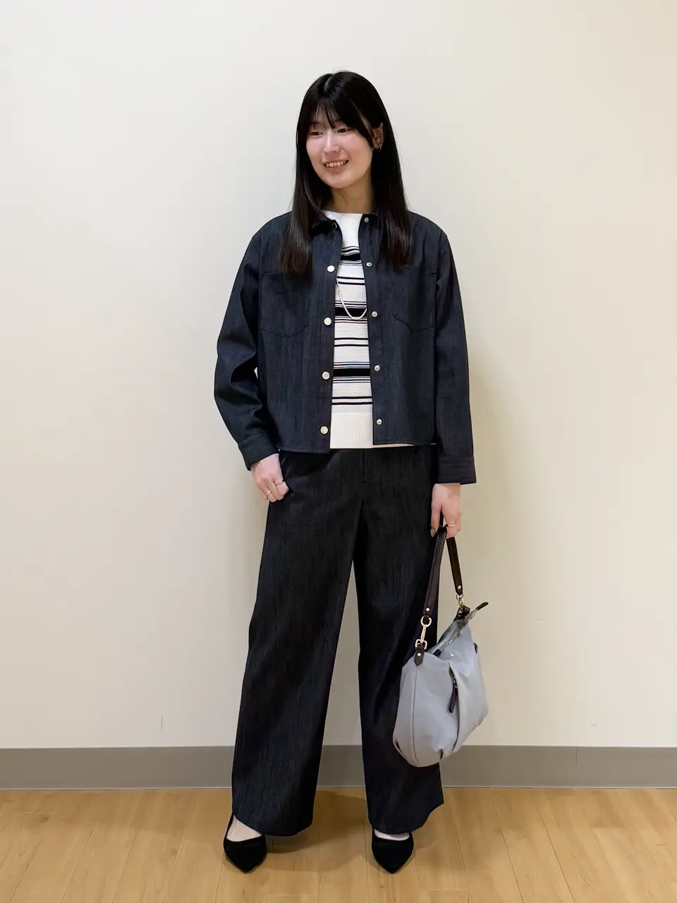  Aina コーディネート画像