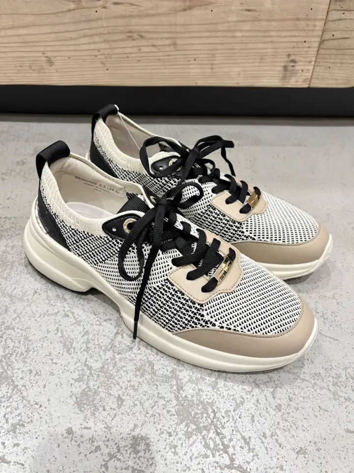 ONWARD CROSSET SELECT 千葉 コーディネート画像