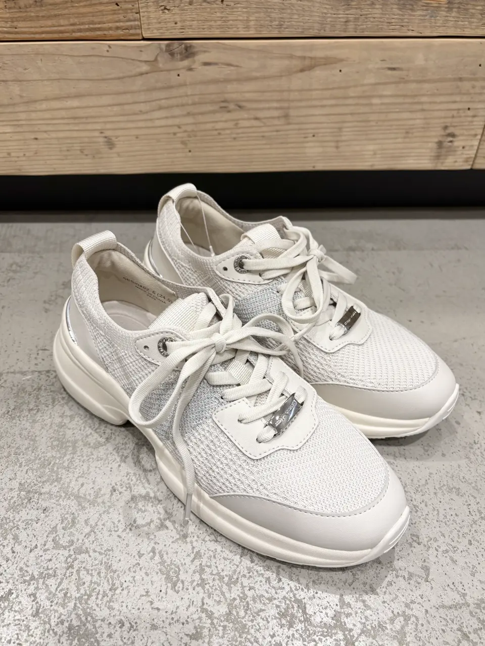 ONWARD CROSSET SELECT 千葉 コーディネート画像