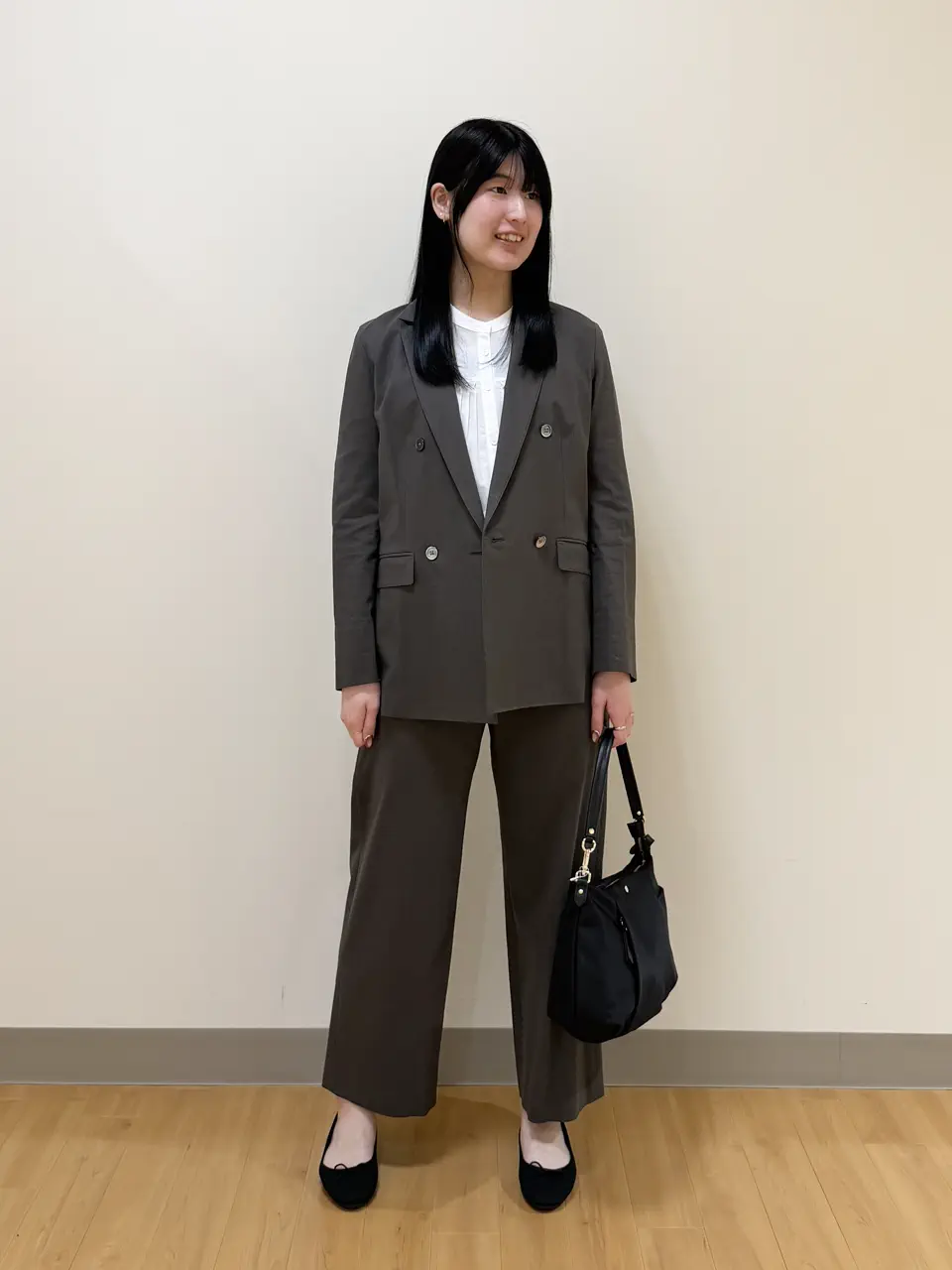  Aina コーディネート画像