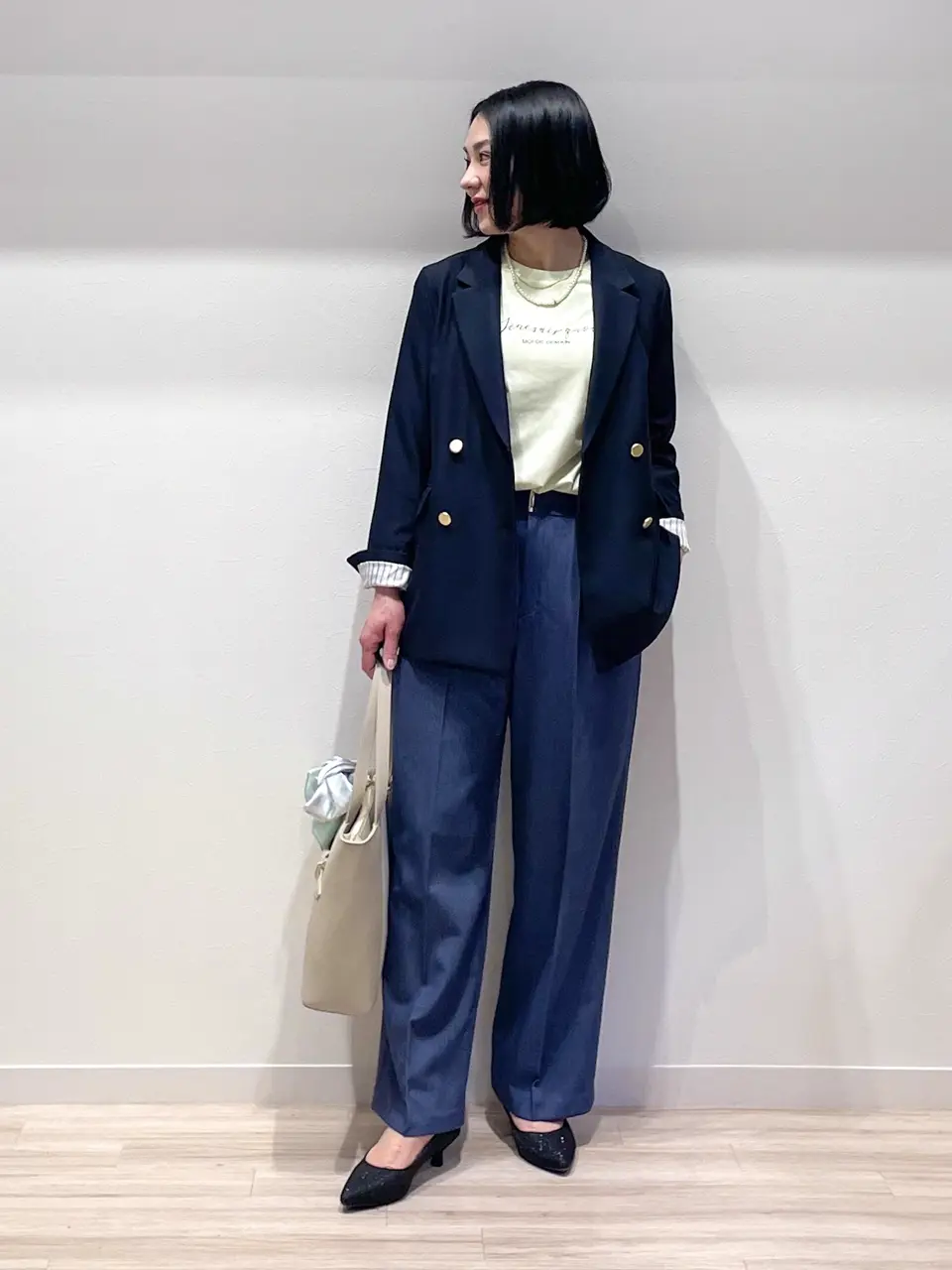  MIKA コーディネート画像