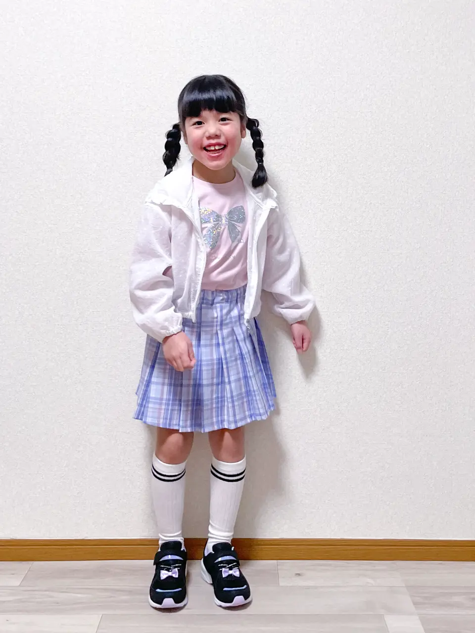  MIKA コーディネート画像