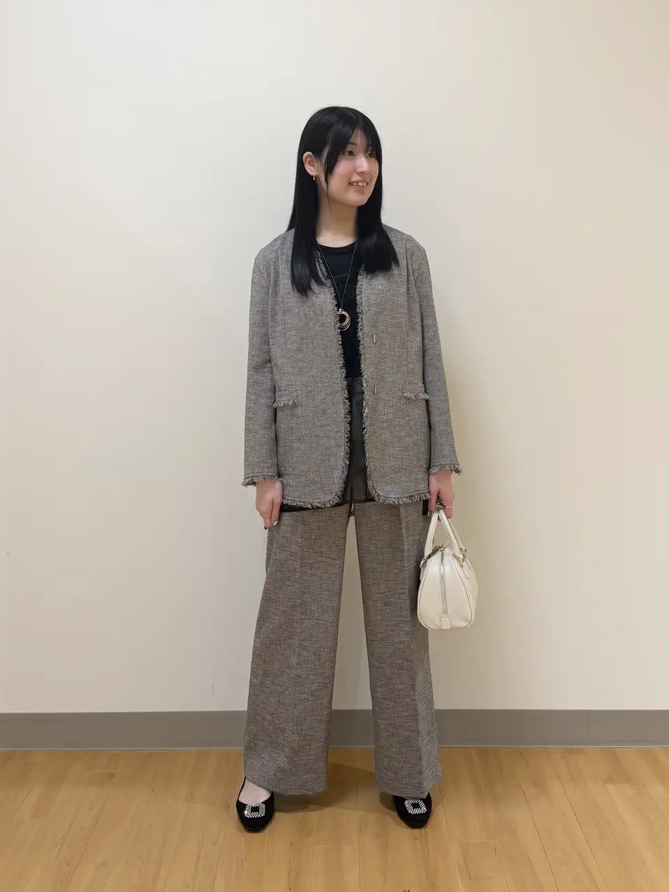  Aina コーディネート画像