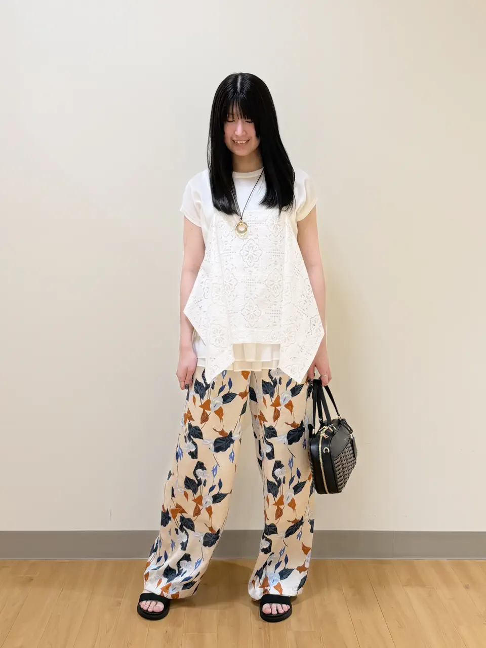  Aina コーディネート画像