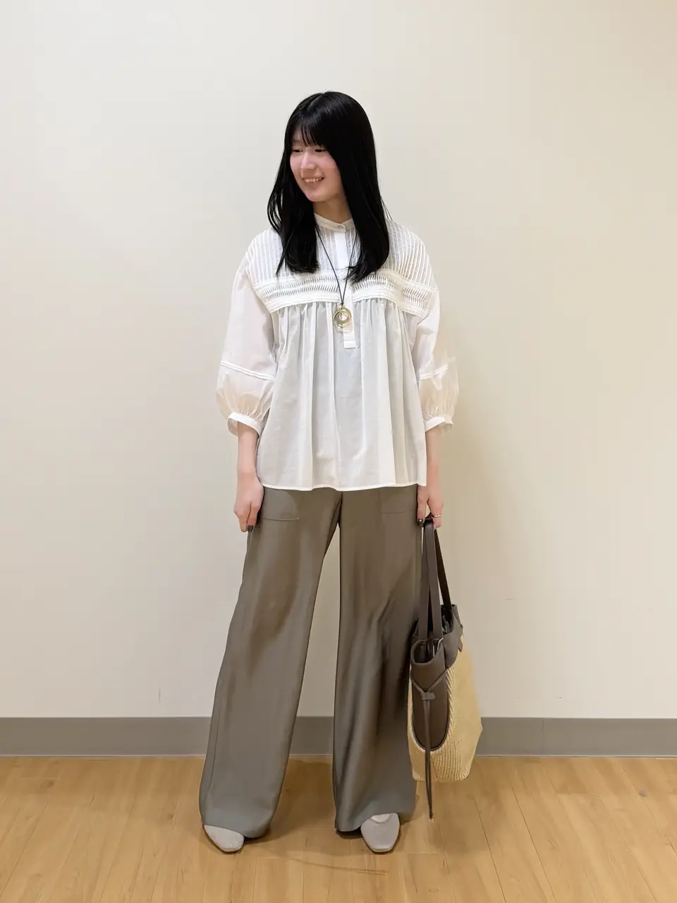  Aina コーディネート画像