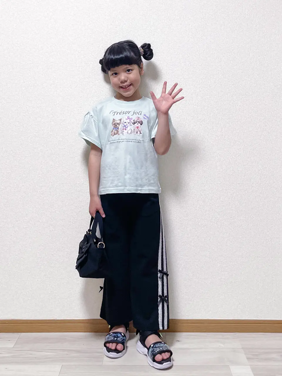  MIKA コーディネート画像