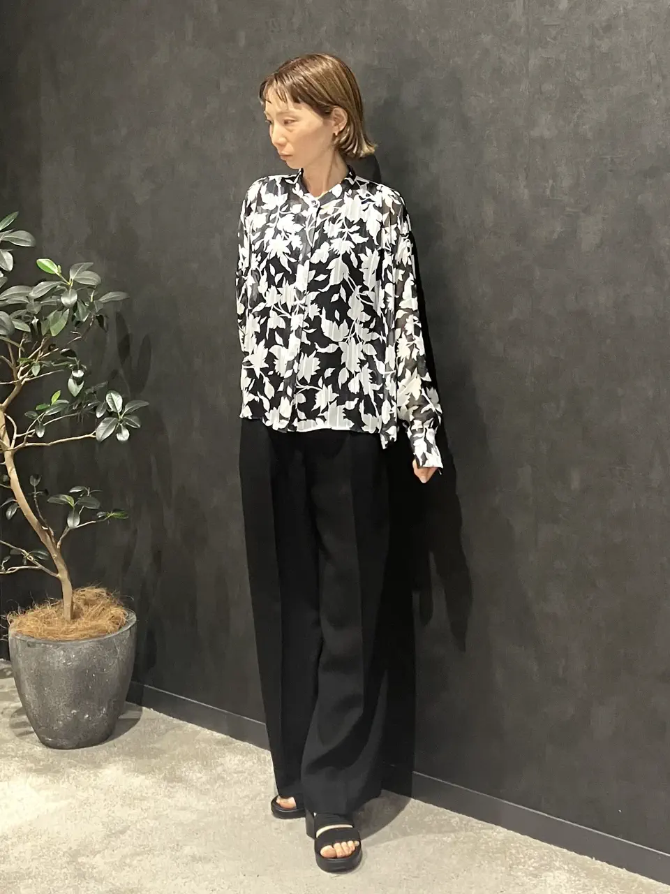 ONWARD CROSSET SELECT 阿部 コーディネート画像