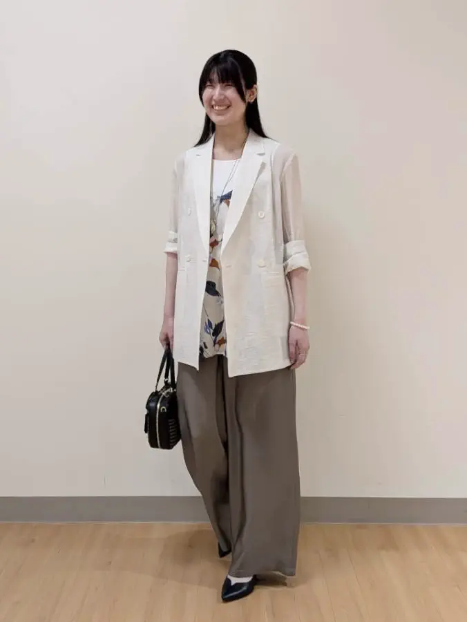  Aina コーディネート画像