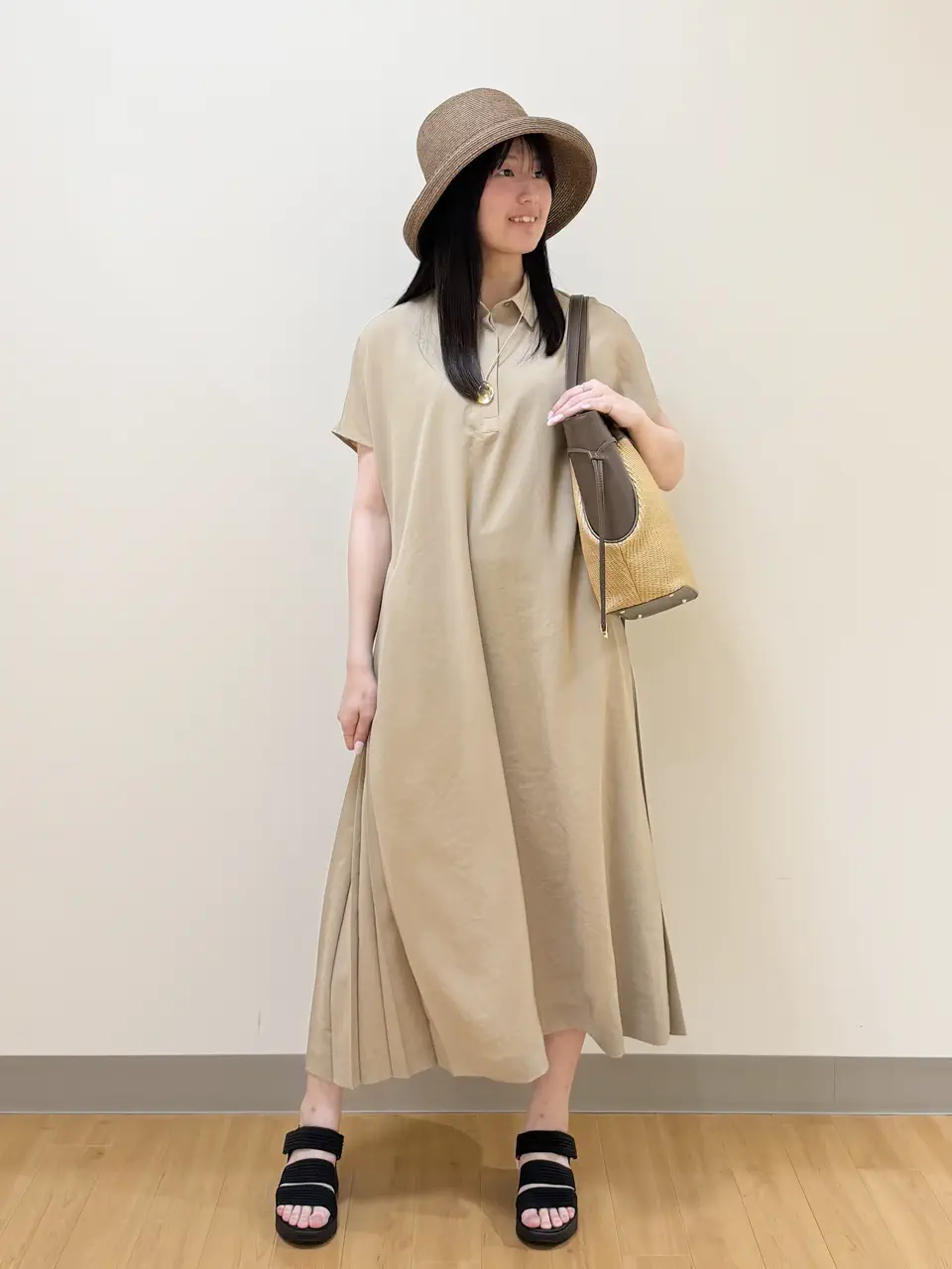 Aina コーディネート画像