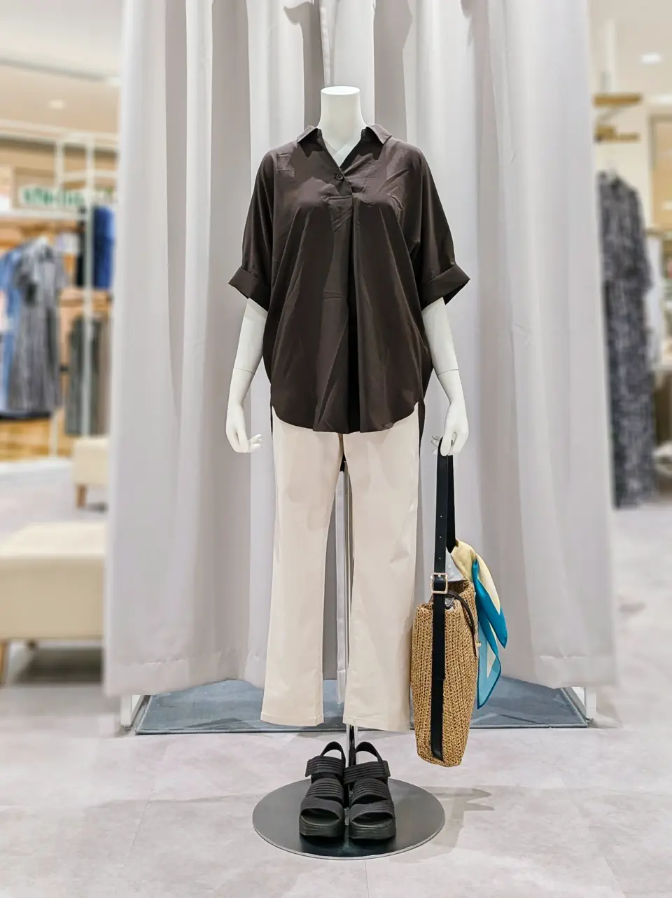 ONWARD CROSSET SELECT 岩田 コーディネート画像