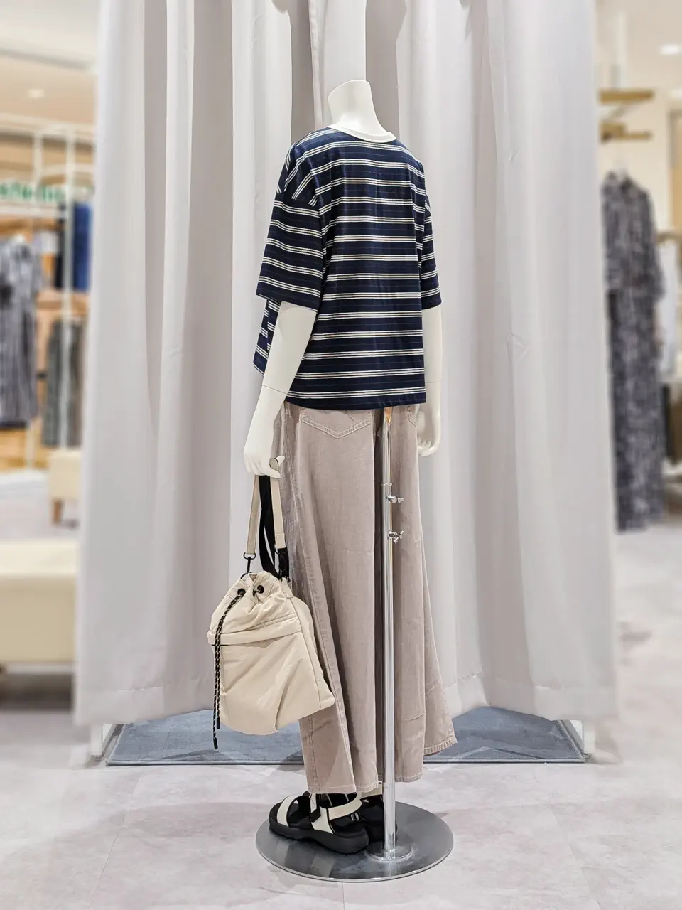 ONWARD CROSSET SELECT 岩田 コーディネート画像