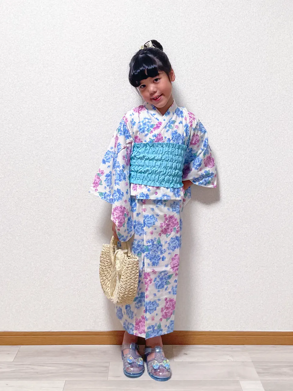 MIKA コーディネート画像