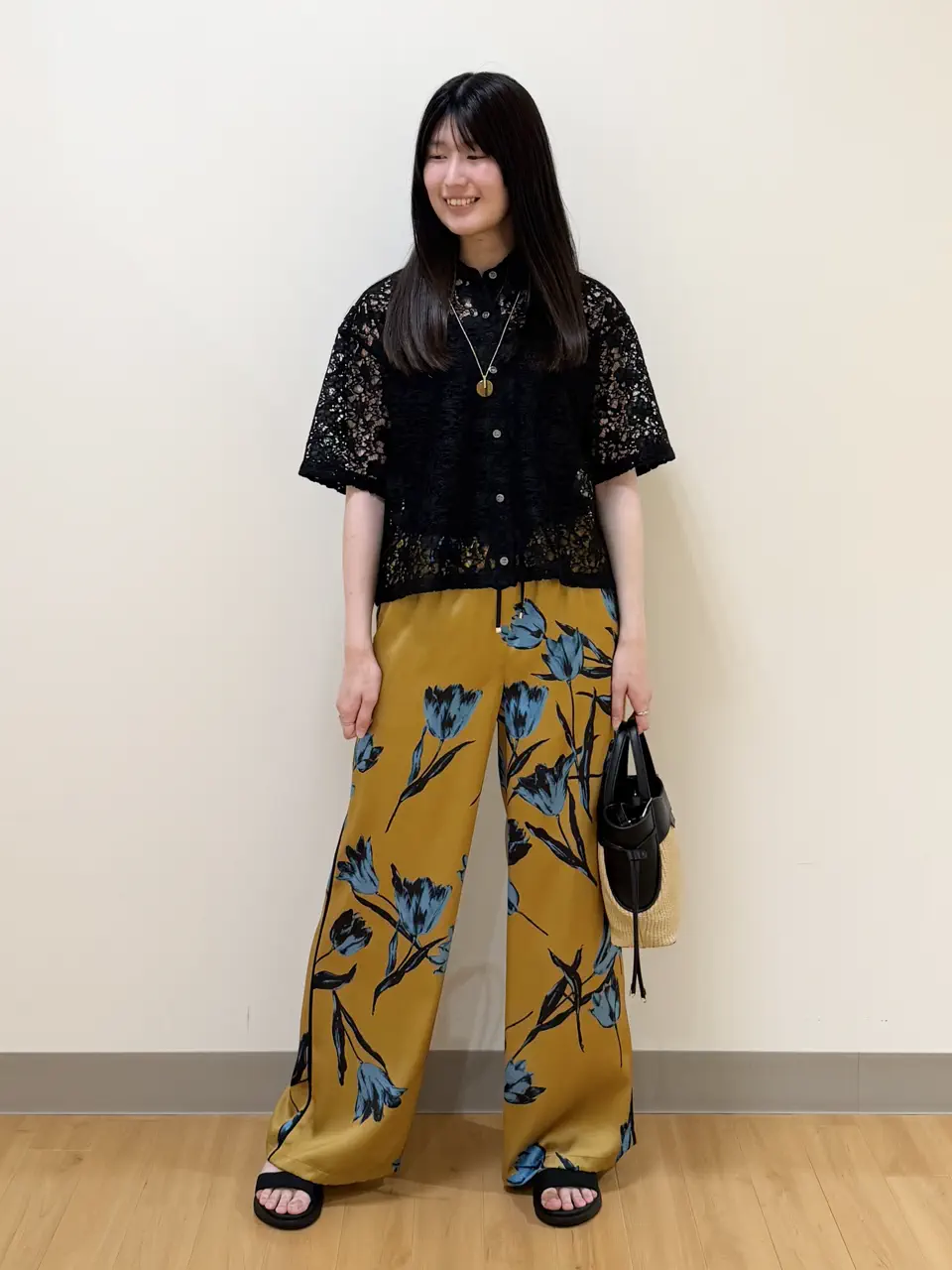  Aina コーディネート画像