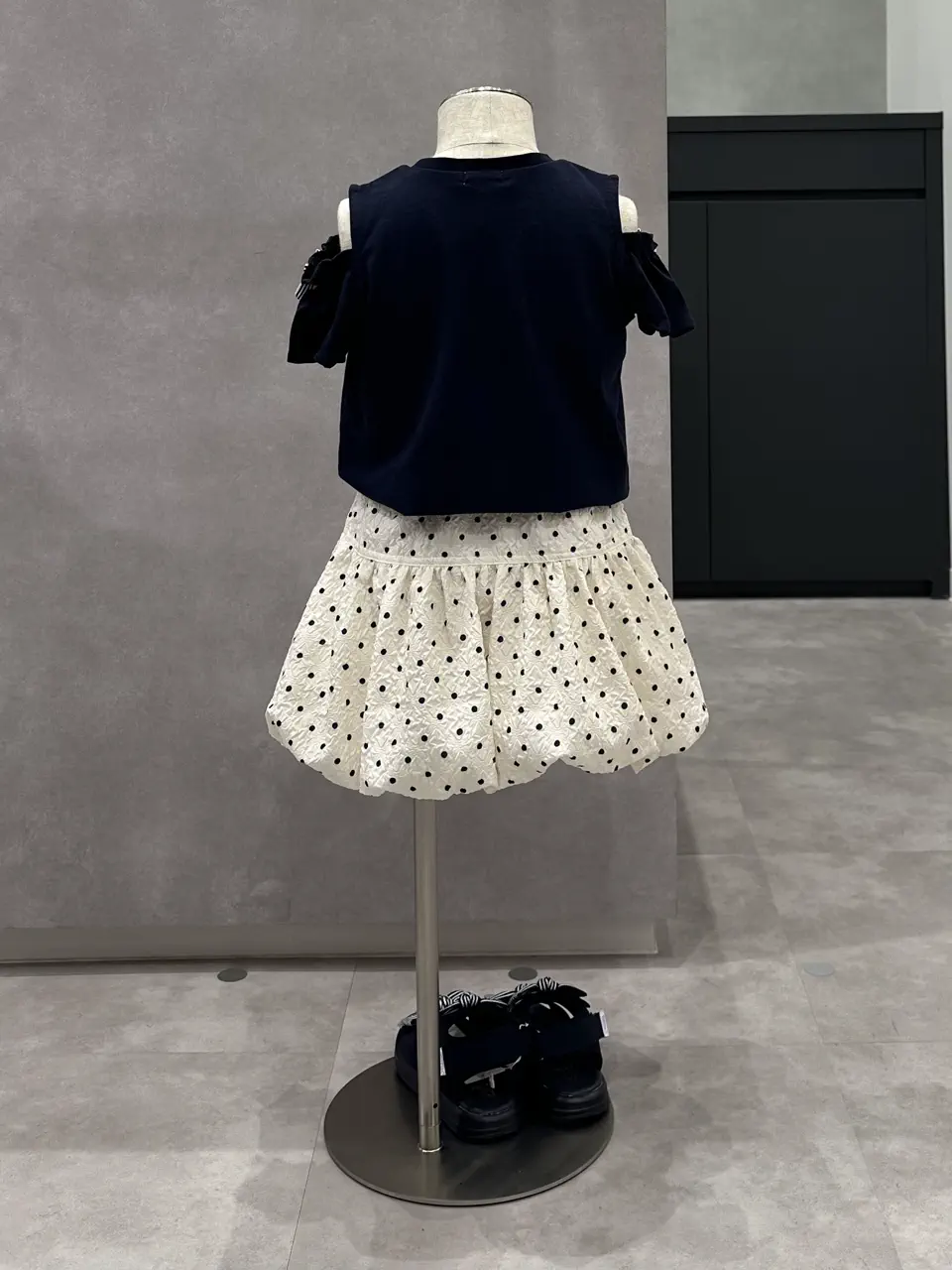 ONWARD CROSSET SELECT 西野 コーディネート画像