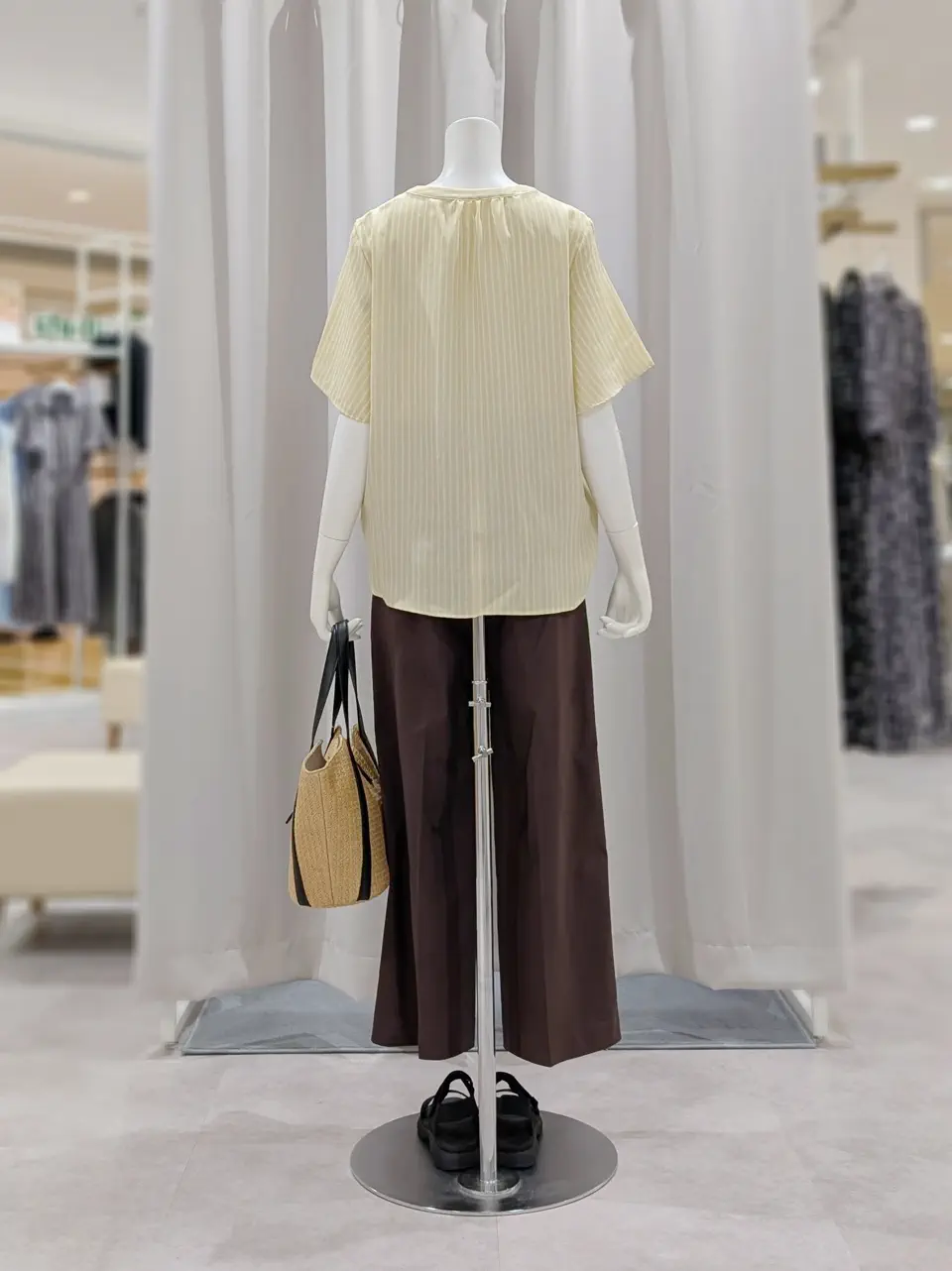 ONWARD CROSSET SELECT 岩田 コーディネート画像
