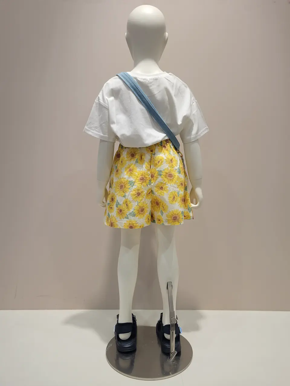 ONWARD CROSSET SELECT 西村 コーディネート画像